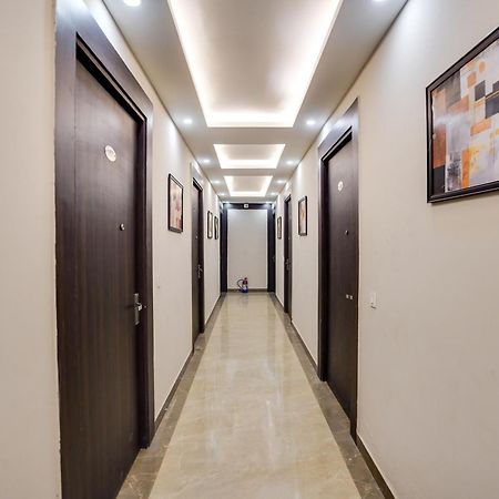 Super Townhouse The Royal Casa Hotel กาเซียบัด ภายนอก รูปภาพ