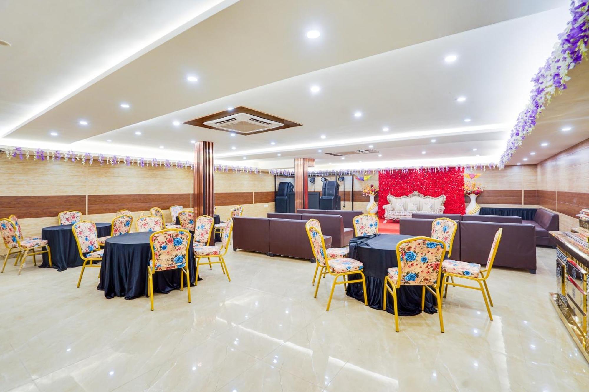 Super Townhouse The Royal Casa Hotel กาเซียบัด ภายนอก รูปภาพ