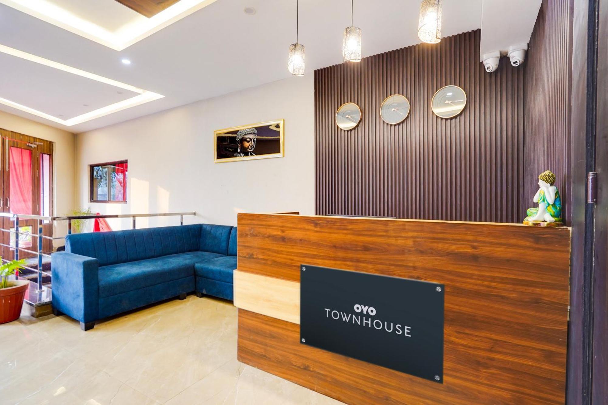 Super Townhouse The Royal Casa Hotel กาเซียบัด ภายนอก รูปภาพ